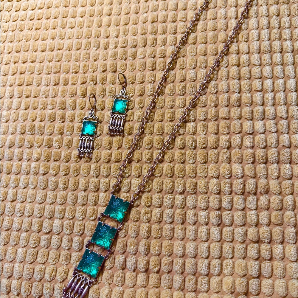Cabi Lagoon Necklace / Earrings Set - Picture 4 of 6